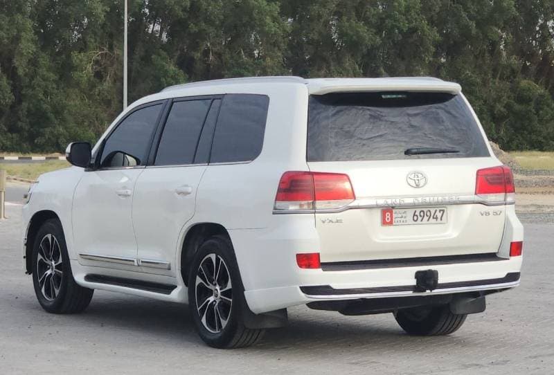 2021 Toyota Land Cruiser VXR thumbnail 4