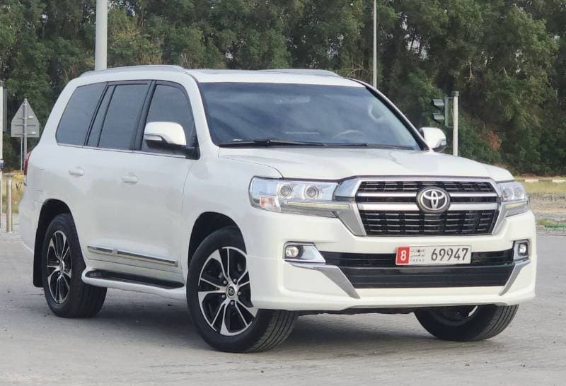2021 Toyota Land Cruiser VXR thumbnail 3
