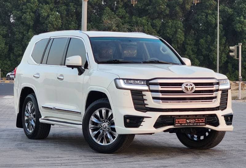 2014 Toyota Land Cruiser GXR thumbnail 2