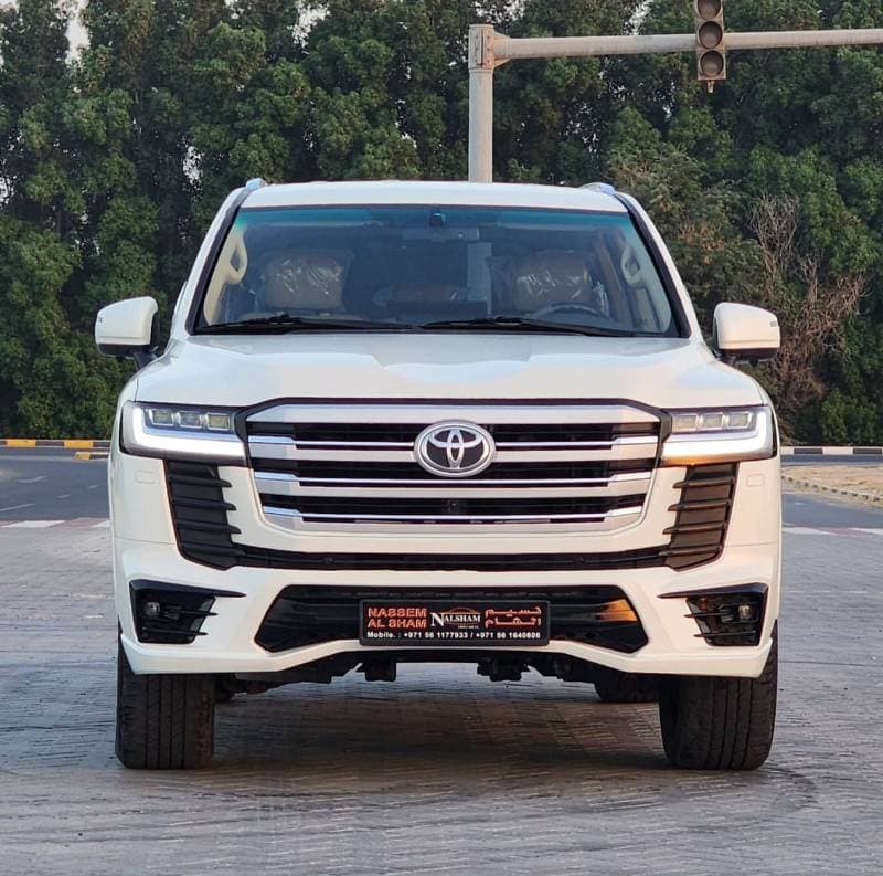 2014 Toyota Land Cruiser GXR thumbnail 3