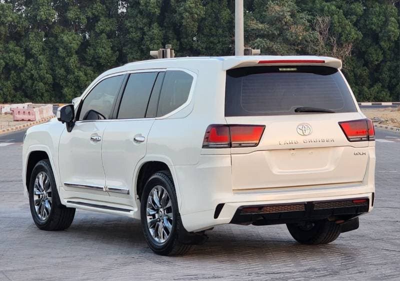 2014 Toyota Land Cruiser GXR thumbnail 8