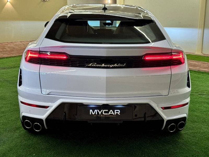 2026 Lamborghini Urus SE thumbnail 3