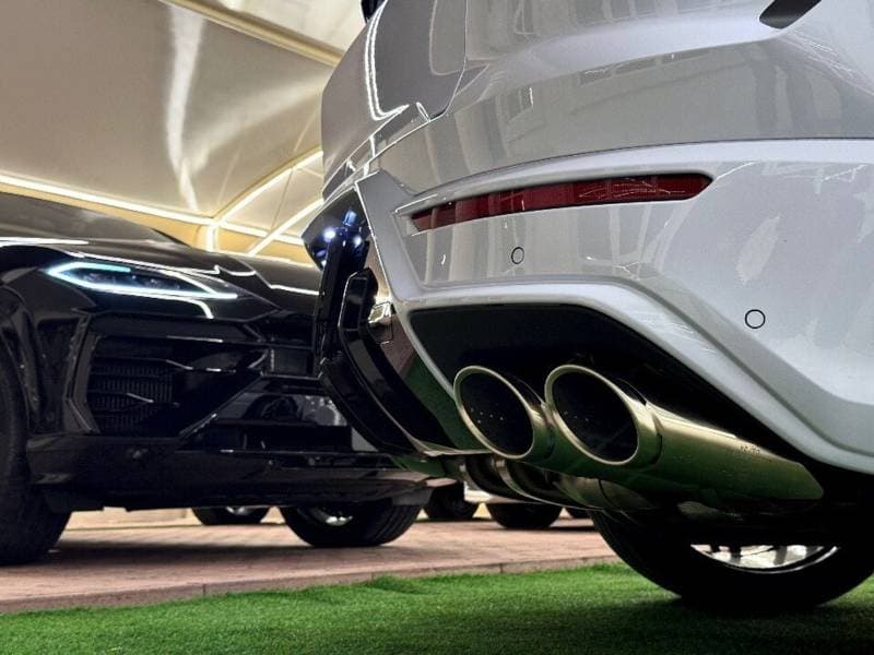 2026 Lamborghini Urus SE thumbnail 5