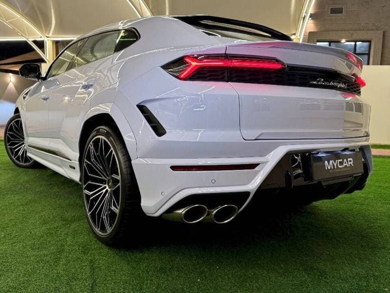 2026 Lamborghini Urus SE thumbnail 2