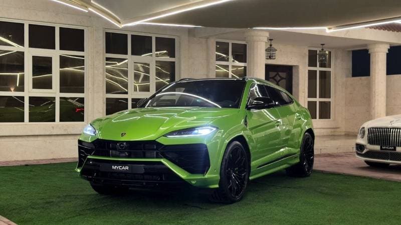 2026 Lamborghini Urus SE thumbnail 4