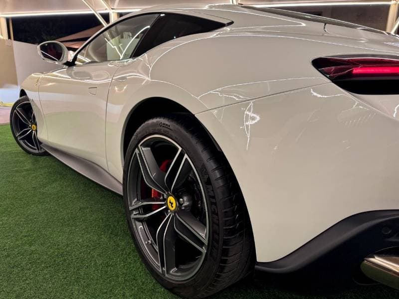 2024 Ferrari Roma thumbnail 4