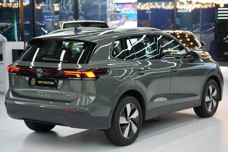 2026 Volkswagen Tiguan LIFE PLUS thumbnail 4