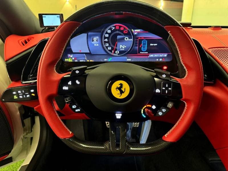 2024 Ferrari Roma thumbnail 6