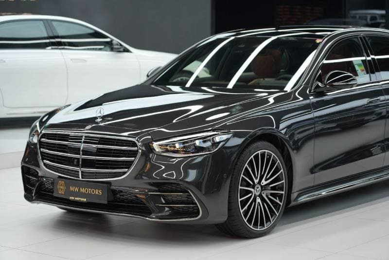 2026 Mercedes Benz S500 4MATIC L DARK SERIES thumbnail 3