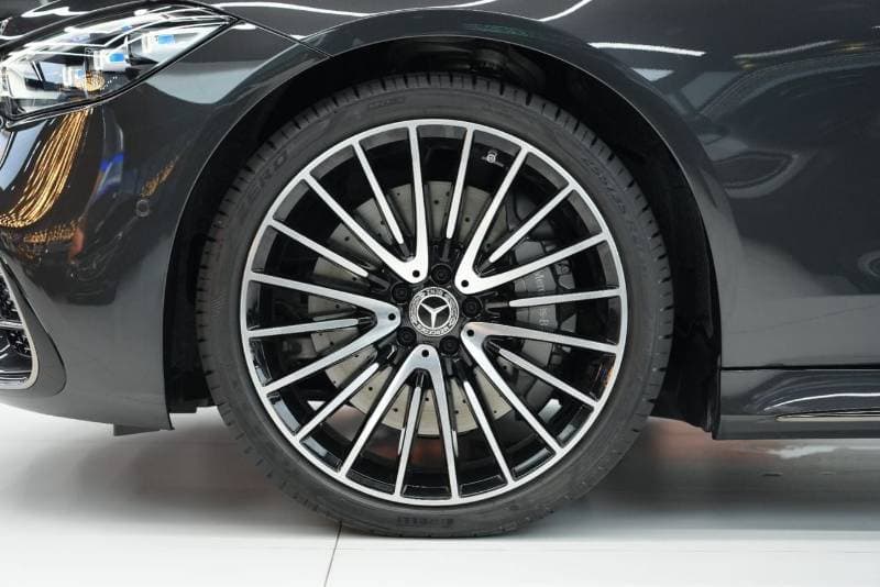 2026 Mercedes Benz S500 4MATIC L DARK SERIES thumbnail 8