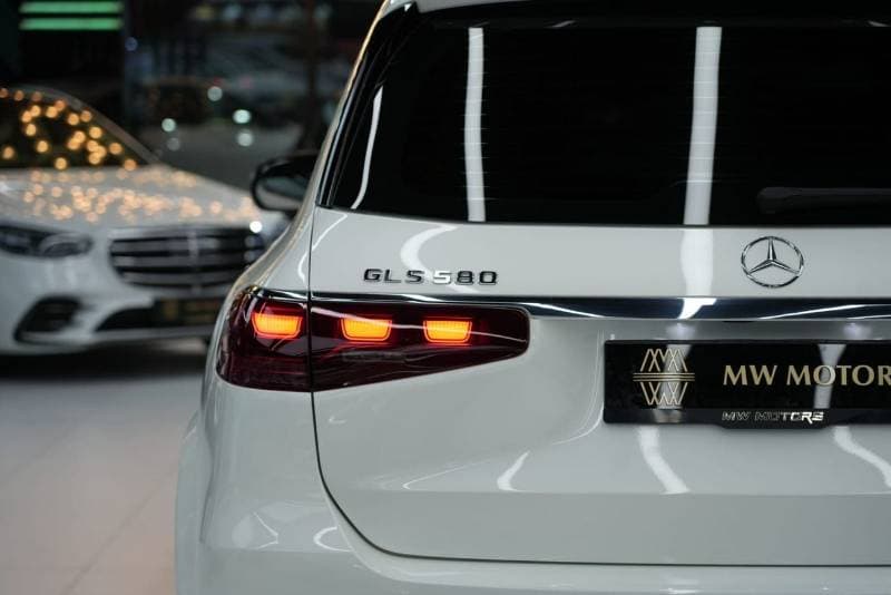 2024 Mercedes Benz GLS580 4MATIC thumbnail 6