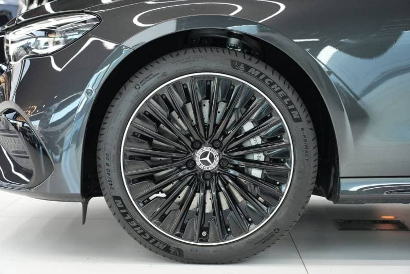 2026 Mercedes Benz E300 AMG thumbnail 7