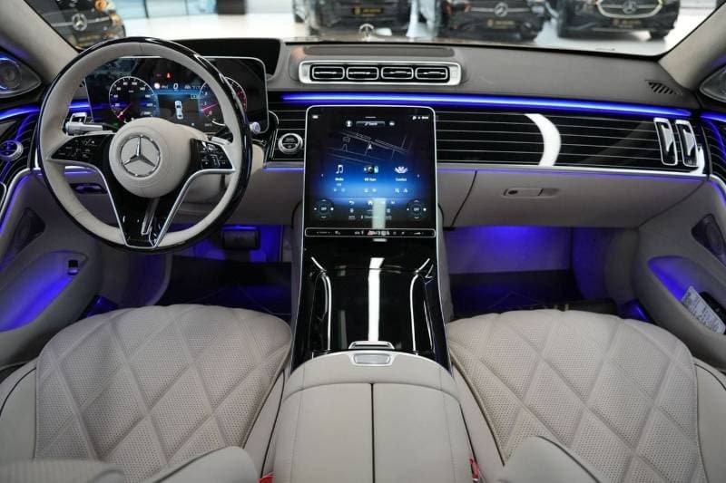 2026 Mercedes Maybach S680 Maybach thumbnail 8