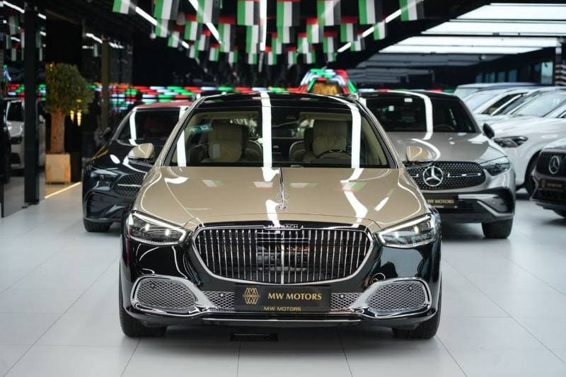 2026 Mercedes Maybach S680 Maybach thumbnail 2