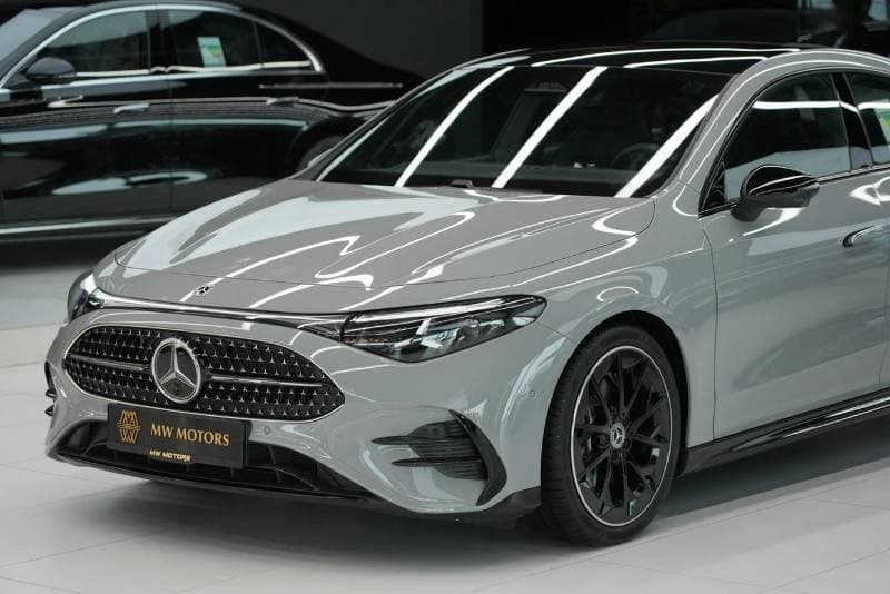2027 Mercedes Benz CLA 200 thumbnail 3