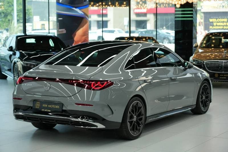 2027 Mercedes Benz CLA 200 thumbnail 4