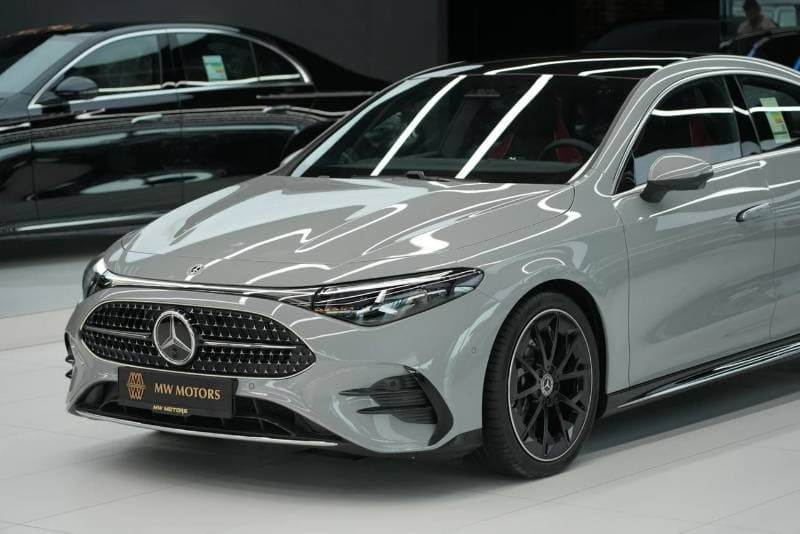 2027 Mercedes Benz CLA 200 thumbnail 3
