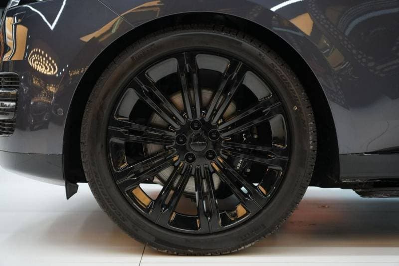 2026 Land Rover Range Rover AUTOBIOGRAPHY P530 thumbnail 6