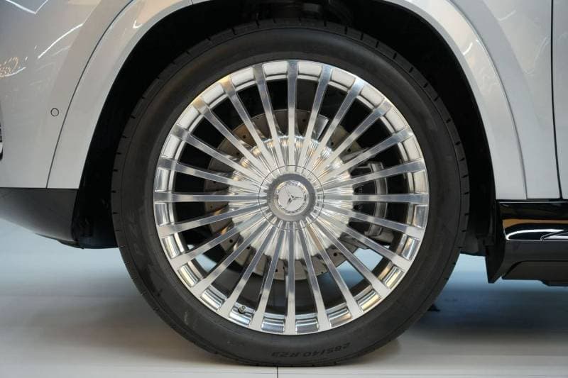 2026 Mercedes Maybach GLS600 Maybach thumbnail 6