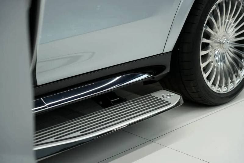 2026 Mercedes Maybach GLS600 Maybach thumbnail 6
