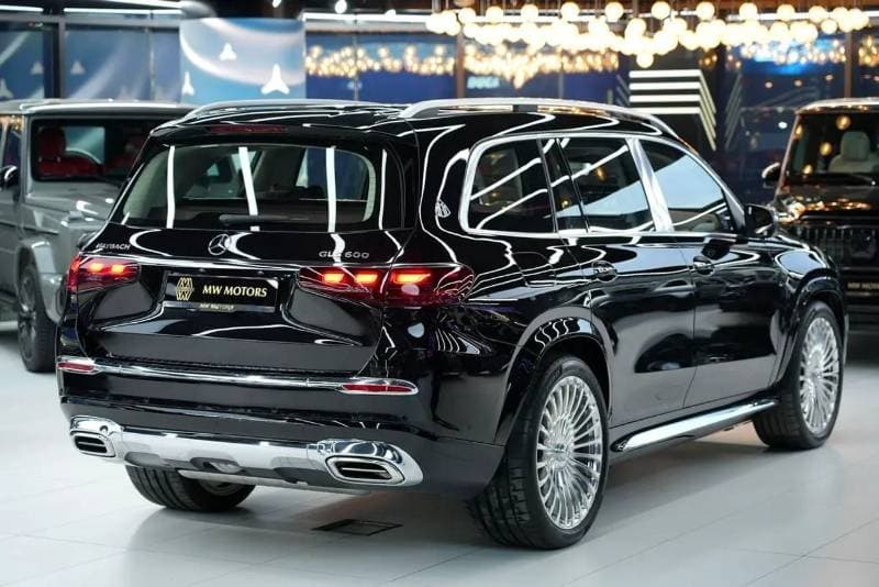 2026 Mercedes Maybach GLS600 Maybach thumbnail 4