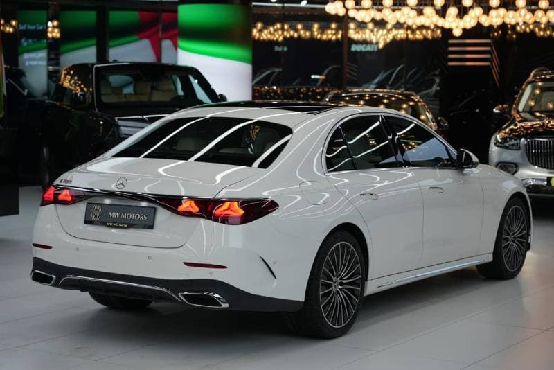 2026 Mercedes Benz E200 STANDARD thumbnail 5