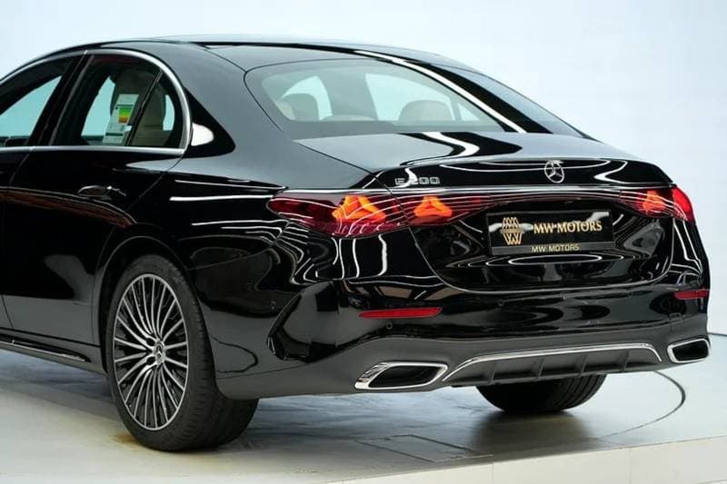 2026 Mercedes Benz E200 STANDARD thumbnail 6