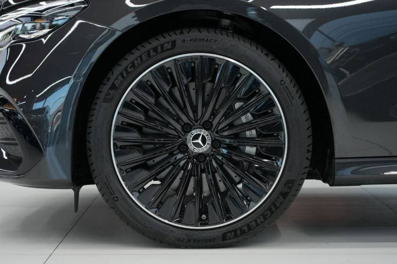 2026 Mercedes Benz E200 thumbnail 7