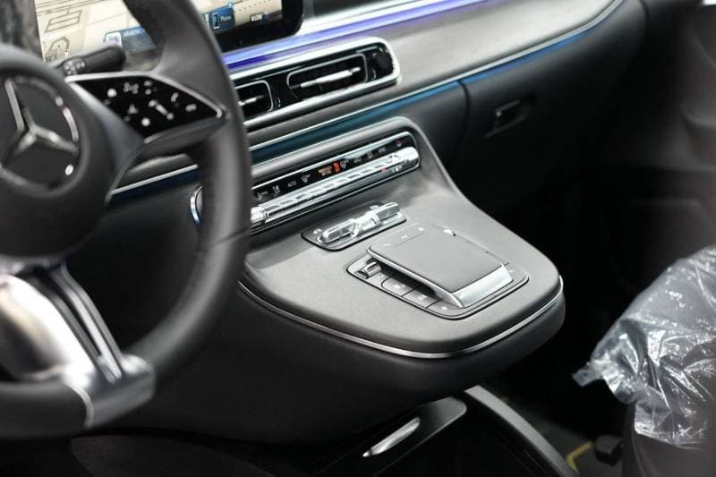 2026 Mercedes Benz V300 AVANTGARDE thumbnail 8