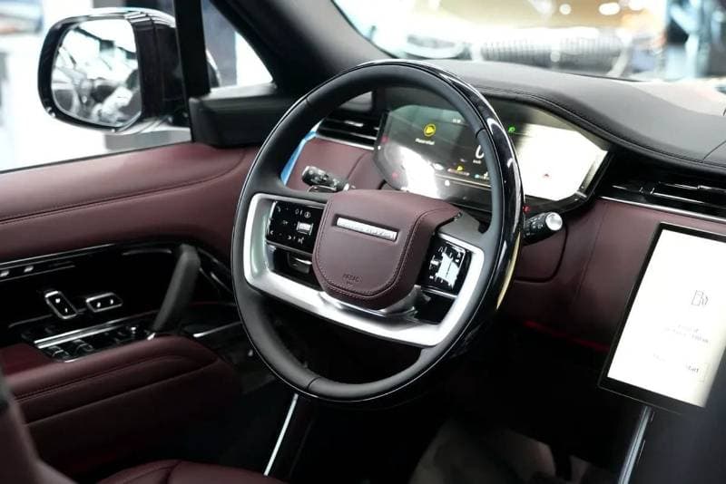 2026 Land Rover Range Rover HSE P400 thumbnail 8