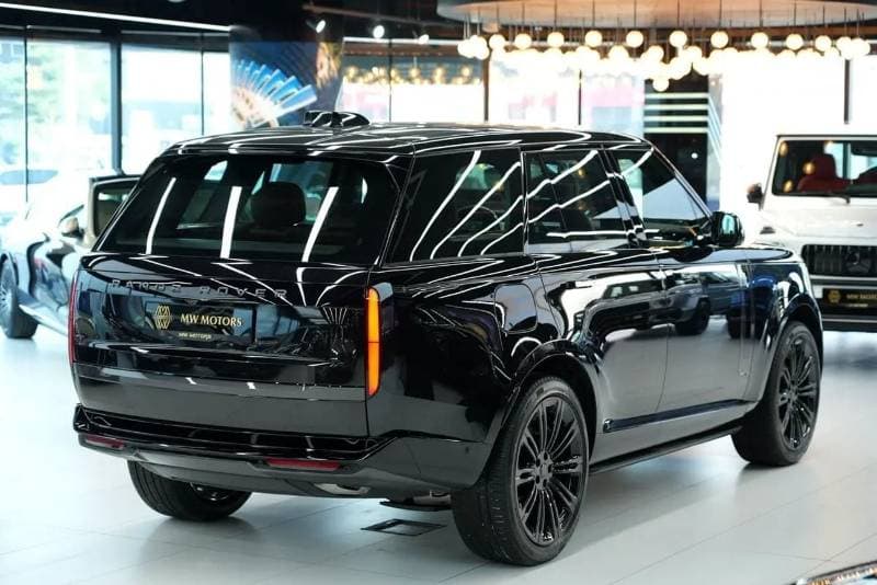 2026 Land Rover Range Rover HSE P400 thumbnail 4