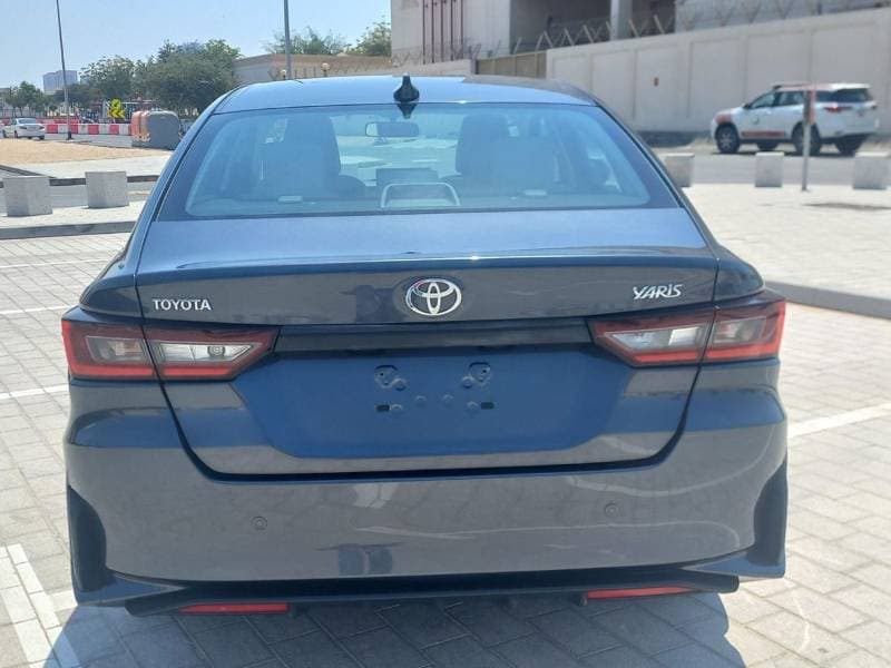2023 Toyota Yaris G thumbnail 4