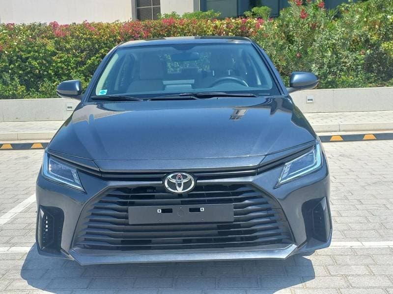 2023 Toyota Yaris G thumbnail 3