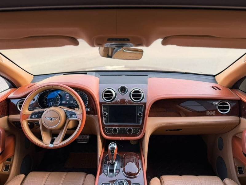 2017 Bentley Bentayga FIRST EDITION thumbnail 6