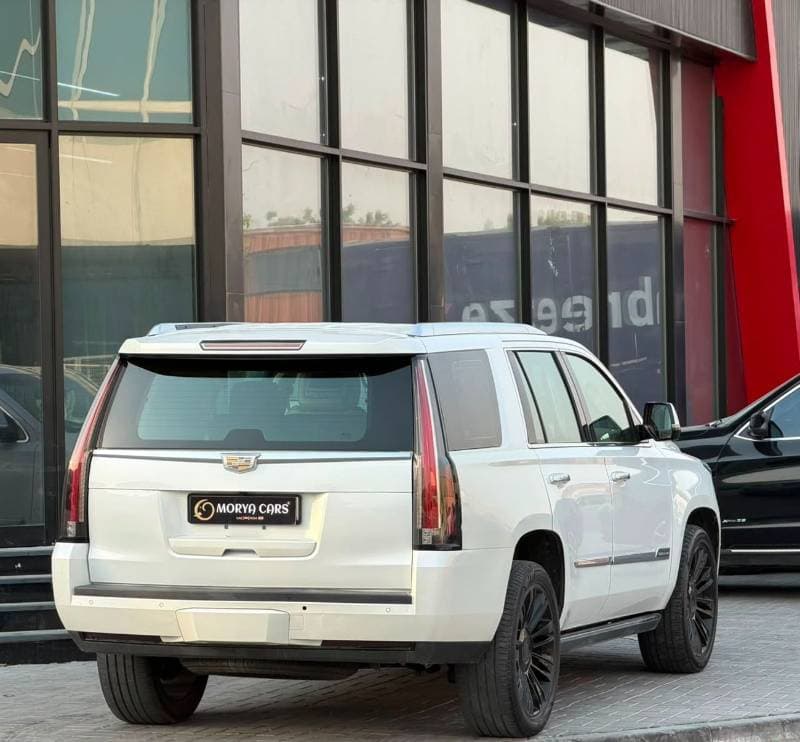 2016 Cadillac Escalade PLATINUM thumbnail 4