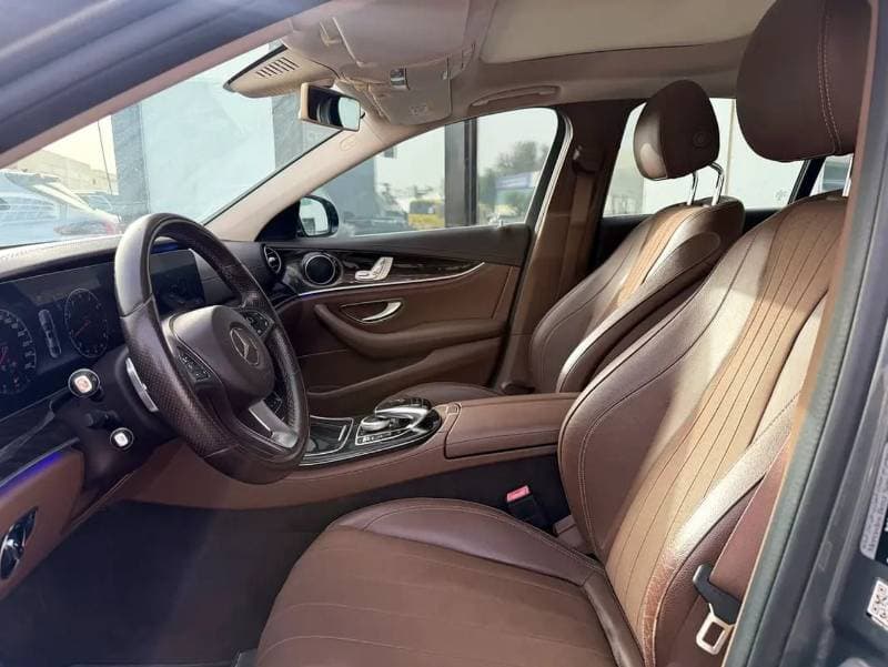 2018 Mercedes Benz E200 STANDARD thumbnail 4