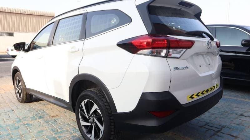 2022 Toyota Rush EX thumbnail 4