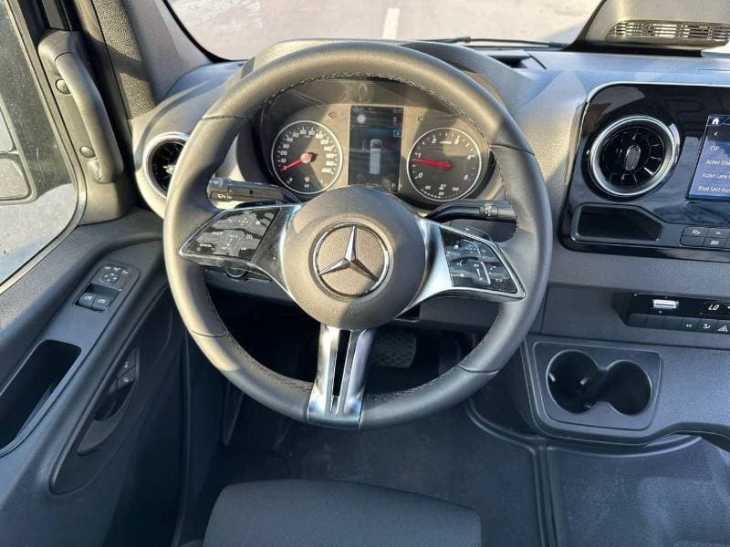 2027 Mercedes Benz Sprinter thumbnail 8