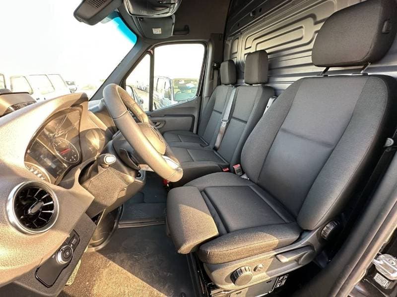 2027 Mercedes Benz Sprinter thumbnail 7