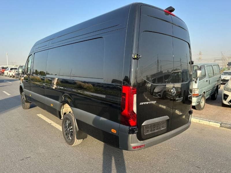2027 Mercedes Benz Sprinter thumbnail 4