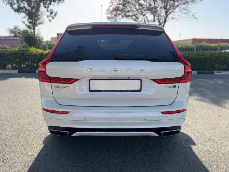 2018 Volvo XC60 R DESIGN thumbnail 6