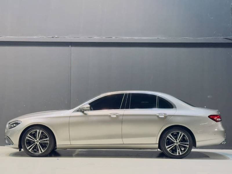 2022 Mercedes Benz E250 STANDARD thumbnail 4