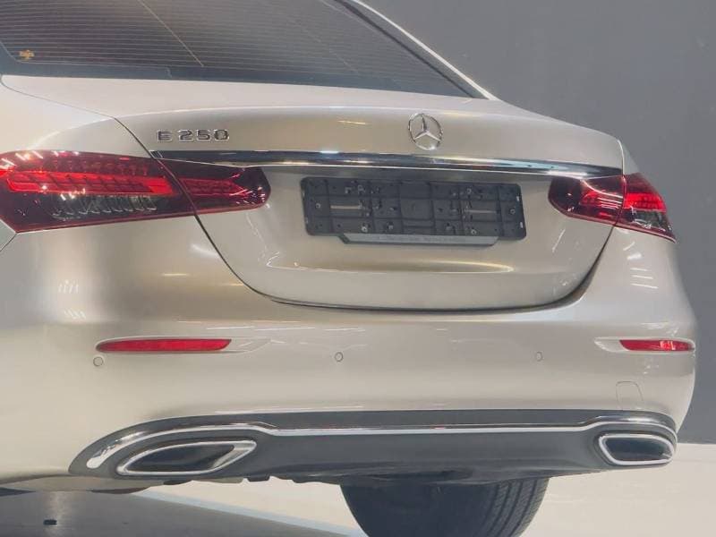 2022 Mercedes Benz E250 STANDARD thumbnail 5