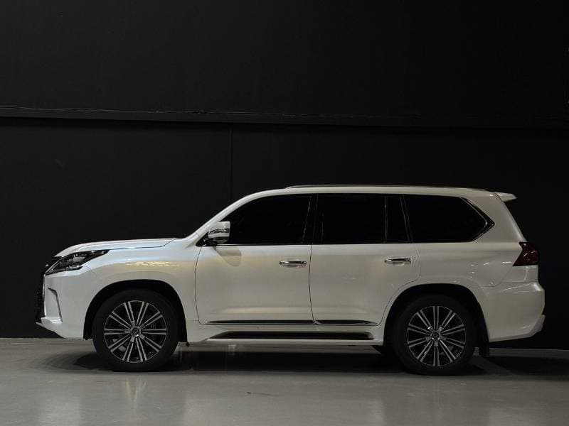 2020 Lexus LX570 PRESTIGE thumbnail 6
