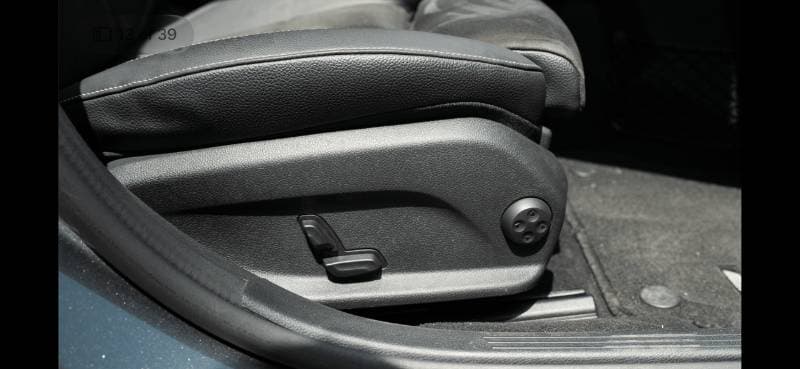 2017 Mercedes Benz E200 STANDARD thumbnail 6