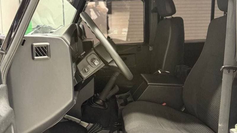 2015 Land Rover Defender 75th thumbnail 7