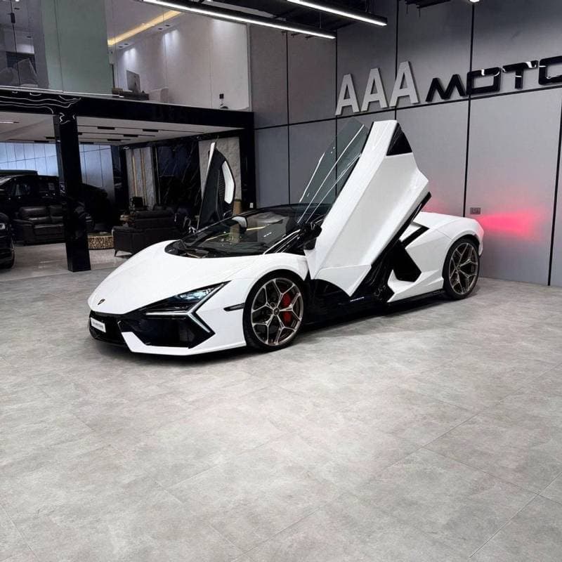 2025 Lamborghini Revuelto STANDARD