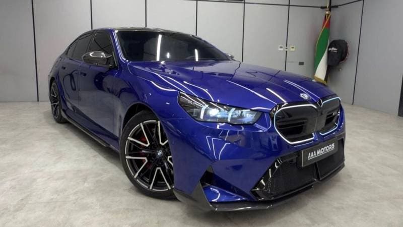 2026 BMW M5 Hybrid thumbnail 3