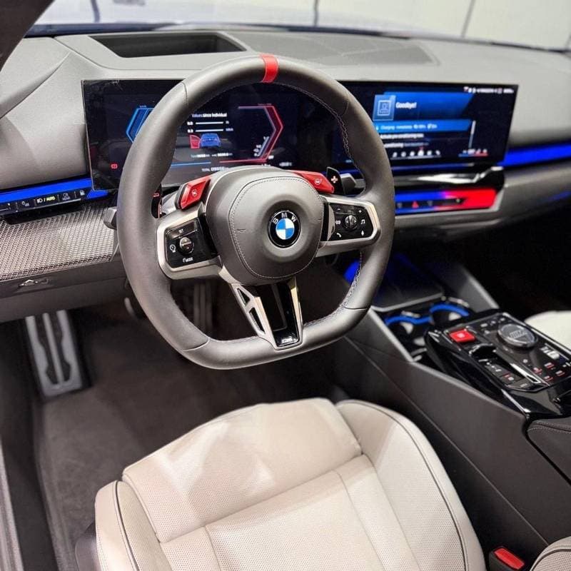 2026 BMW M5 Hybrid thumbnail 8