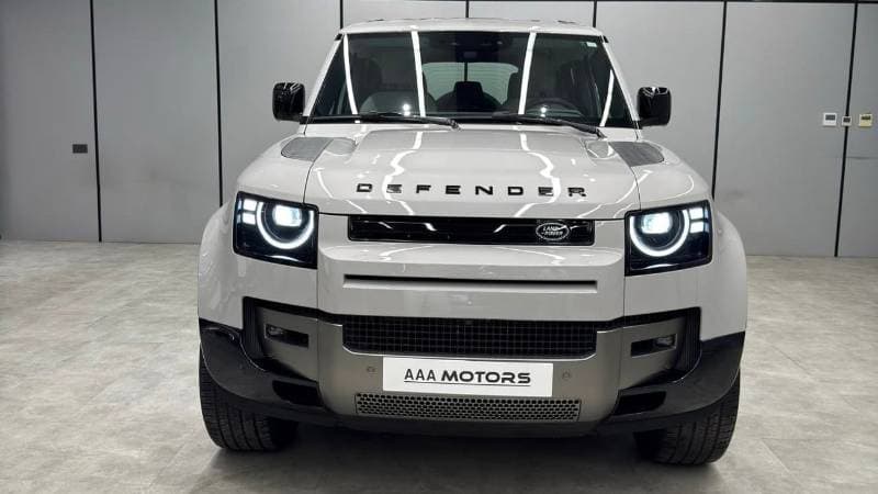 2026 Land Rover Defender 110 S P300 thumbnail 6
